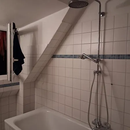In Perfekter Lage Quarto em Acomodações Particulares